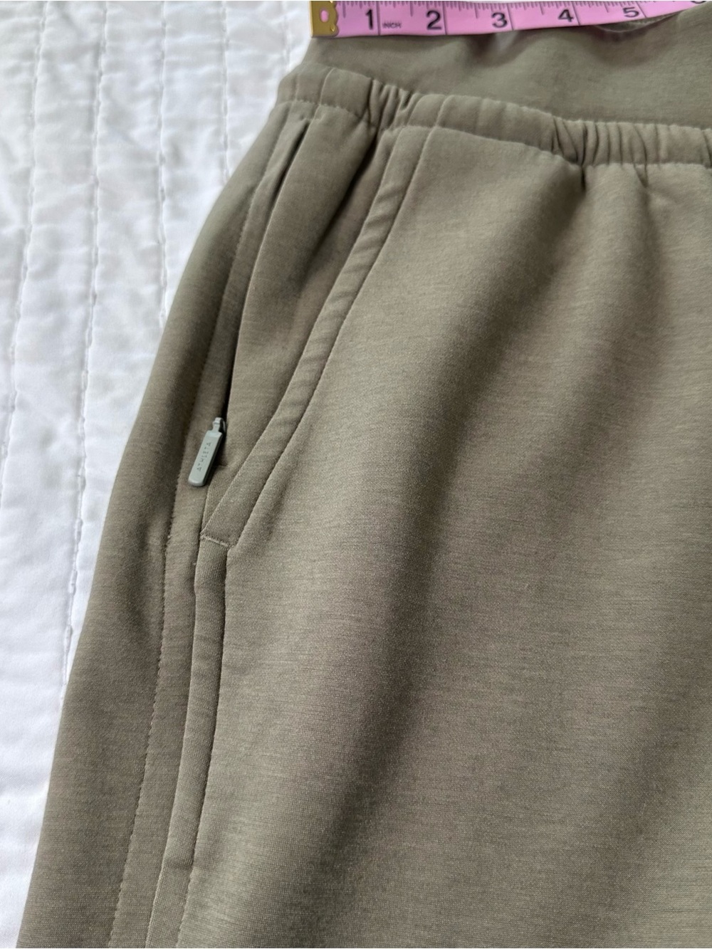 Athleta Allure High Rise Pant Women Size L Olive Branch
Athleisure Wide Leg - Picture 12 of 16